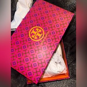 Brand-New never worn before Tory Burch slides! Ivory color size: 6.5!!